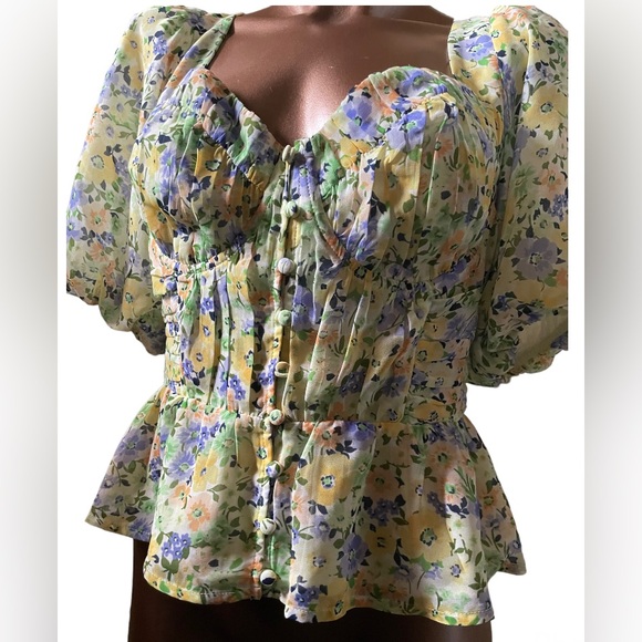 ASTR Clairemont Puff-Sleeve Top - Picture 11 of 12